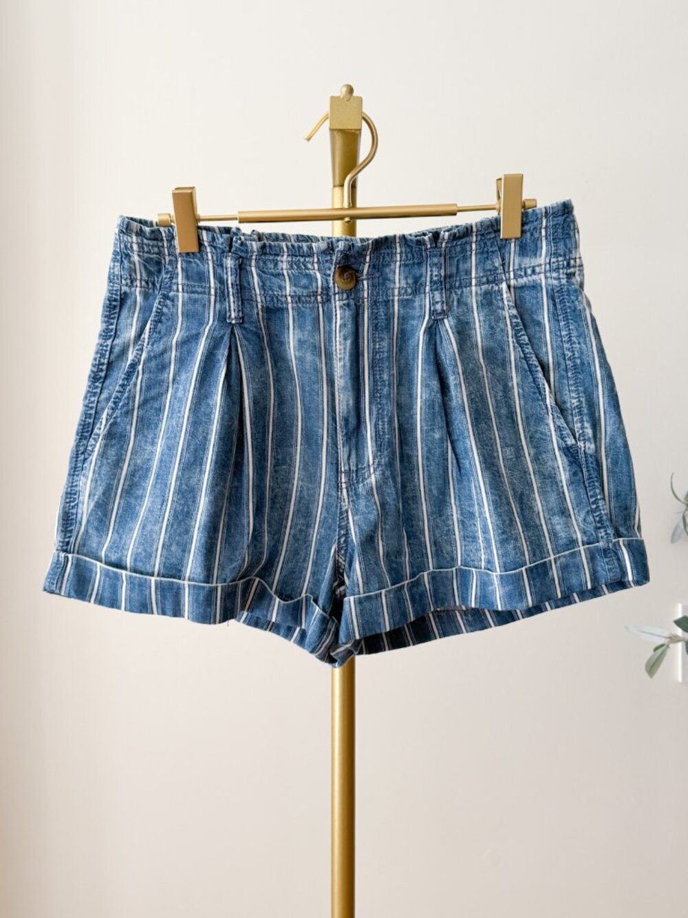 American Eagle Striped Denim Shorts | Elastic Waist | Pleated | Size 6